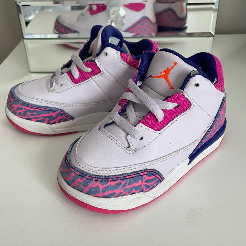 Jordan 3 Retros Barely Grape Size 7C Toddler Shoes